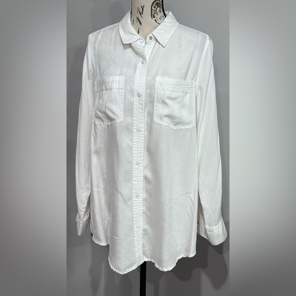 🤍Intro Women’s White Long Sleeve Button-Up Shirt - Size M (NWT)🤍 - Picture 1 of 8